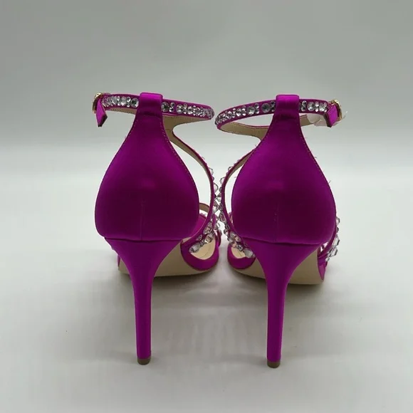 2537- Dee Ocleppo Fiji Strappy Crystal Sandals Pink Size 8 NWT Heels